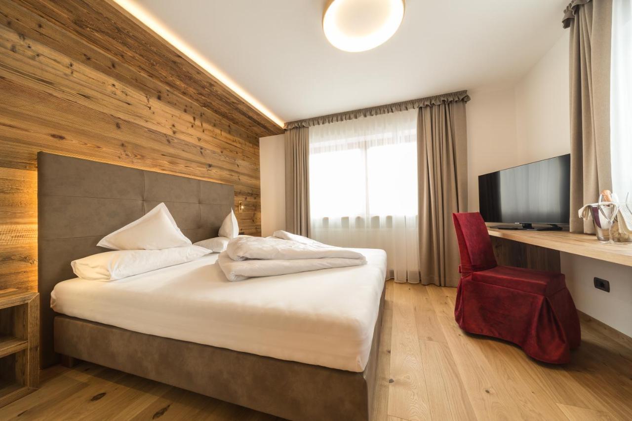 Hotel Fanes Selva di Val Gardena Esterno foto